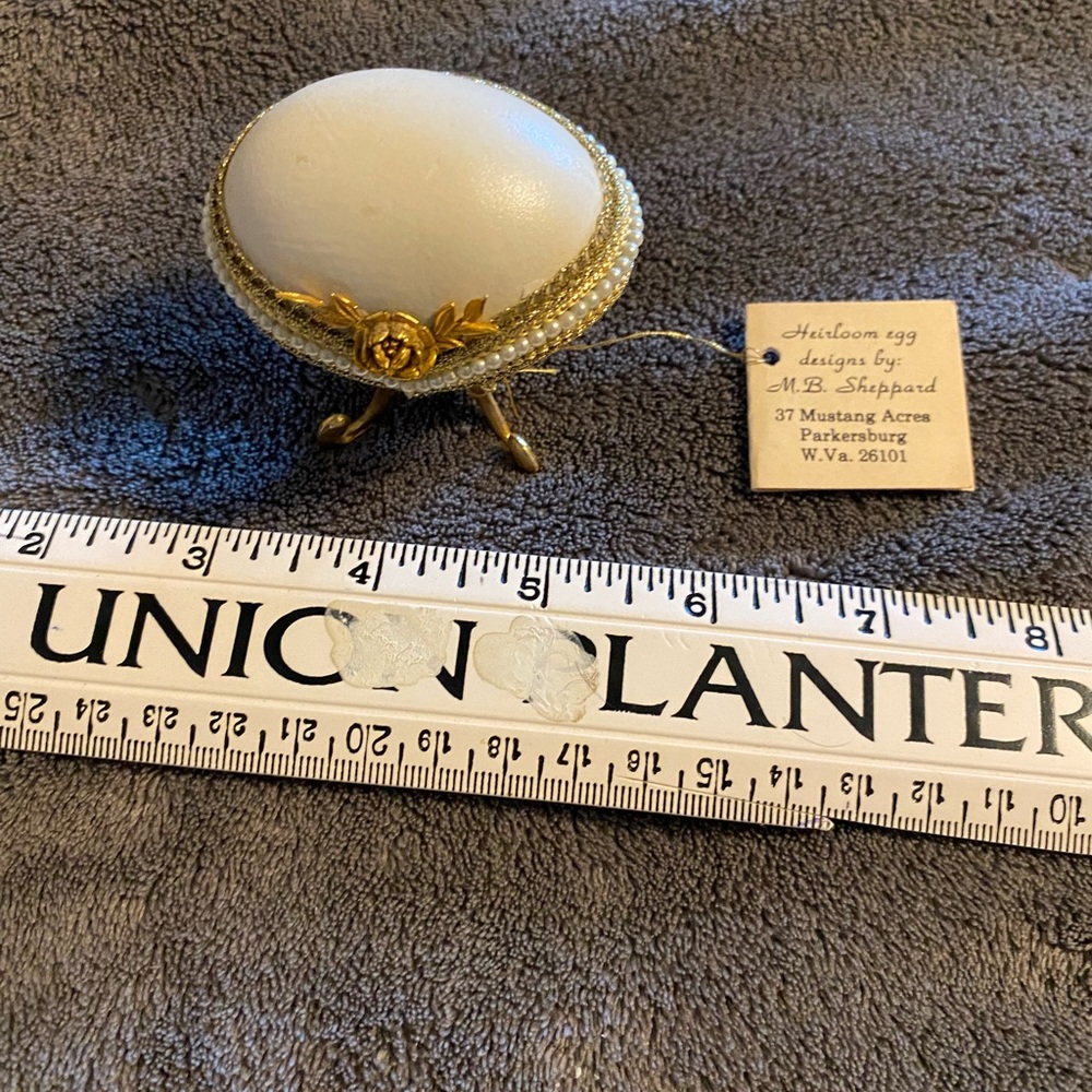 Light blue real egg trinket box.